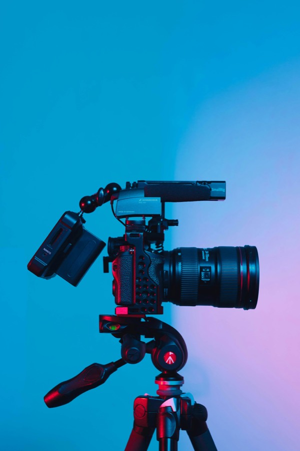 Filmkamera mit Objektiv